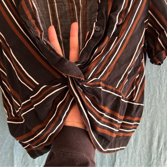 Cropped Button Down - Picture 3 of 4